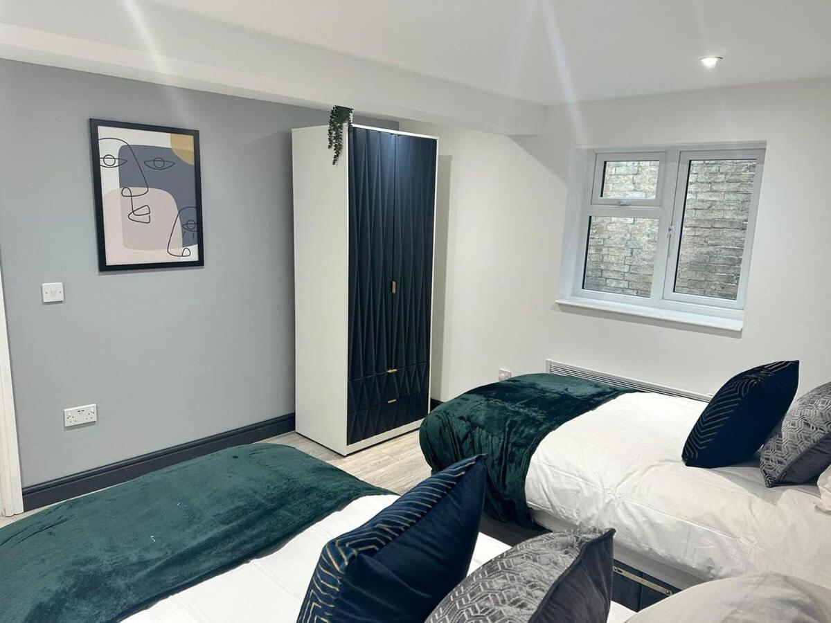 1 Bedroom Apartment - Abacus House - Huntingdon Town Centre - Contractor Friendly - Free Parking - Full Kitchen - Washer Dryer - Spacious - Ideal For Work Stays Exterior photo